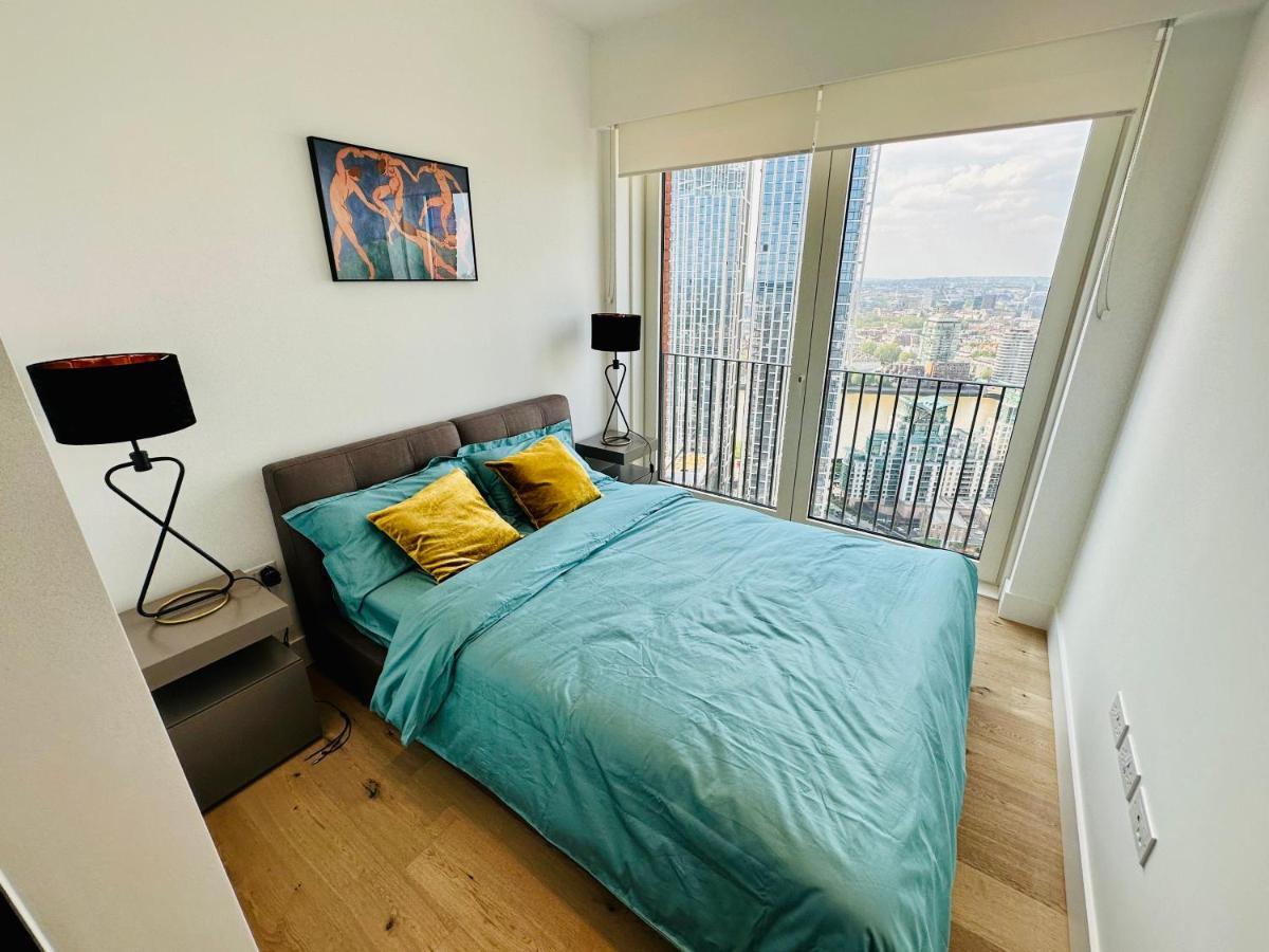 Luxury Central Flat With Stunning Views And Pool London Exterior photo