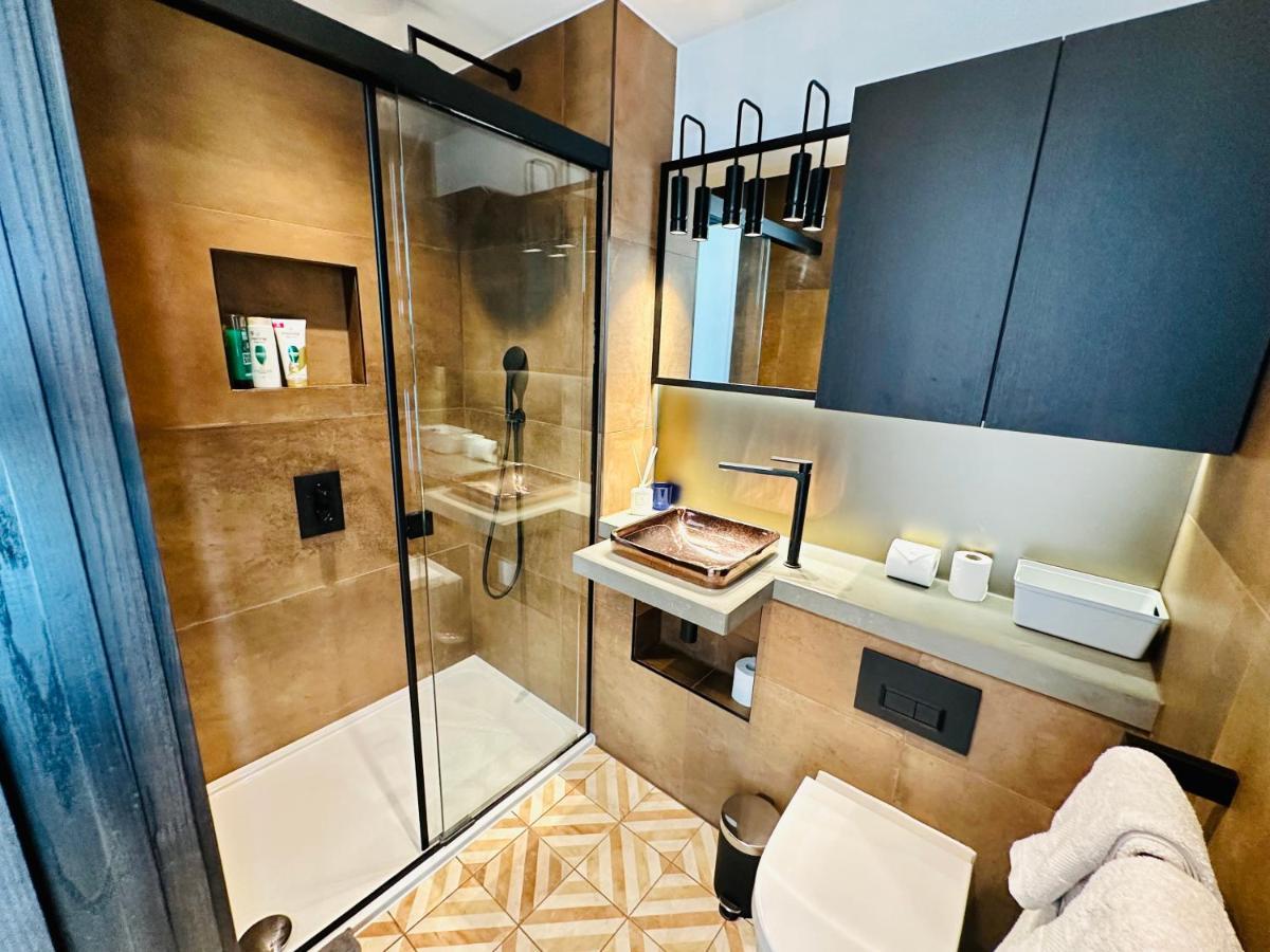 Luxury Central Flat With Stunning Views And Pool London Exterior photo